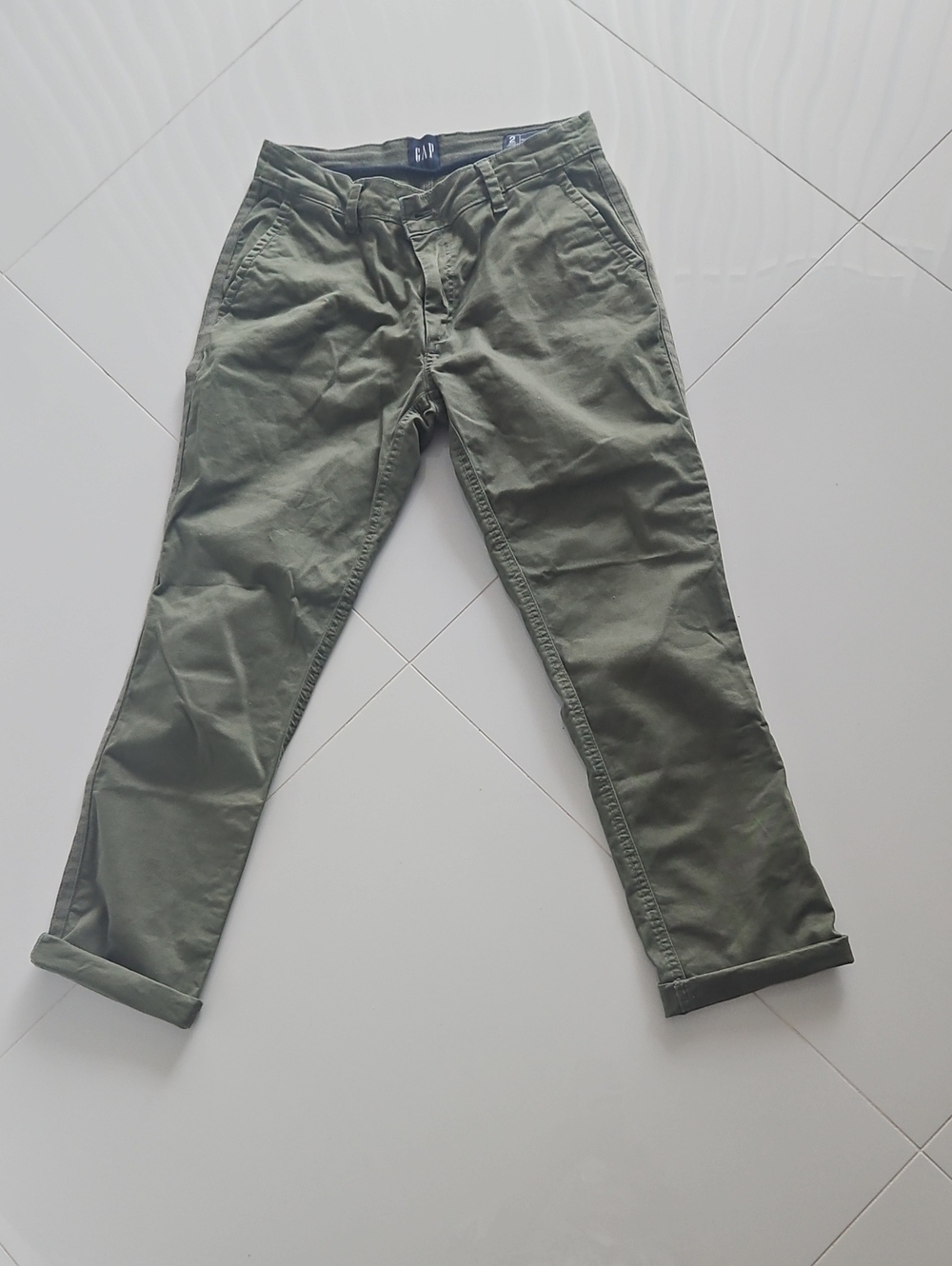 GAP Relaxed Girlfriend Olive Green Cropped Women's Chinos